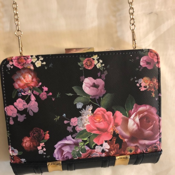 Beautiful Leather Purse - Picture 5 of 5